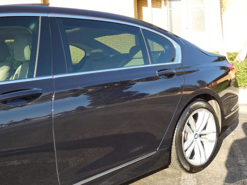 Used 2016 BMW 750i xDrive image 13