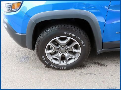 Used 2022 Jeep Cherokee Trailhawk w/ Sun, Sound & Nav Group image 4