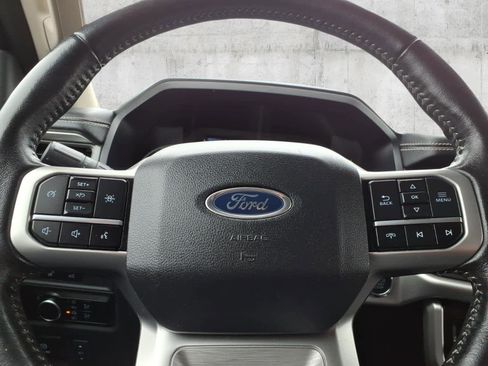 Used 2024 Ford Expedition XLT AWD/4WD image 27