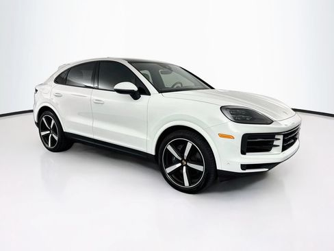 Used 2026 Porsche Cayenne Coupe AWD/4WD image 3