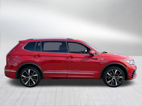 Certified 2024 Volkswagen Tiguan SEL R-Line AWD/4WD image 8