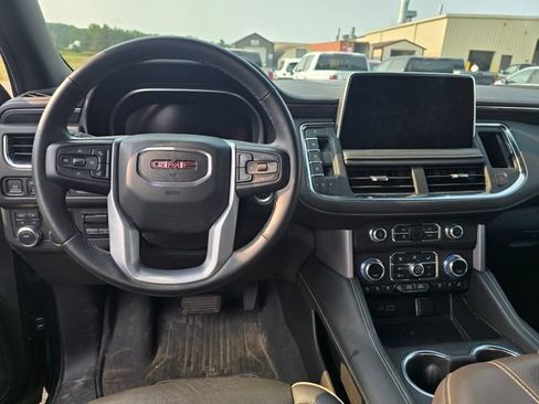 Used 2023 GMC Yukon XL SLT w/ SLT Luxury Package AWD/4WD image 12