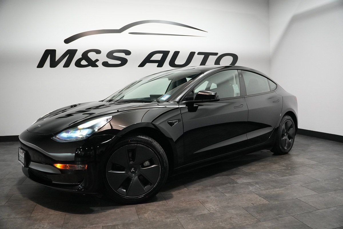 Used 2023 Tesla Model 3 Standard Range RWD image 3