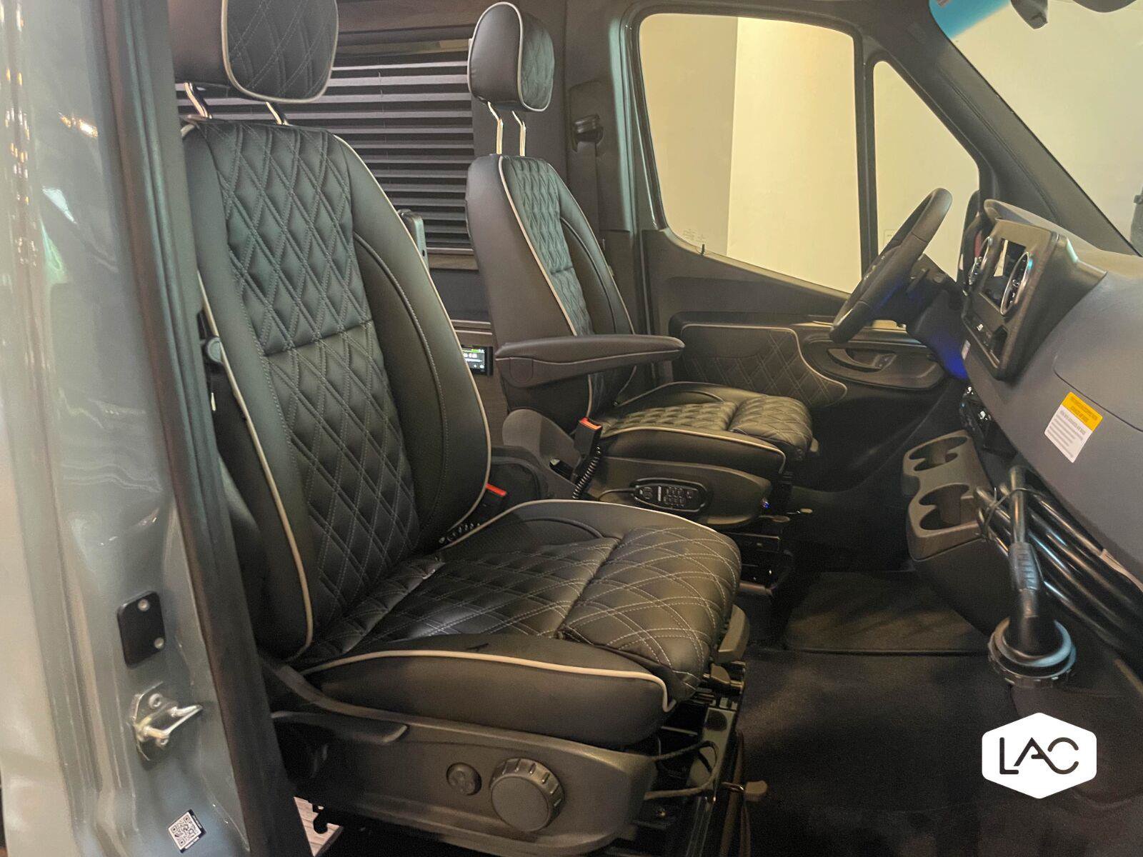 Used 2023 Mercedes-Benz Sprinter 2500 image 31