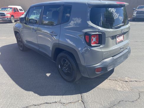 Used 2019 Jeep Renegade Sport FWD image 2
