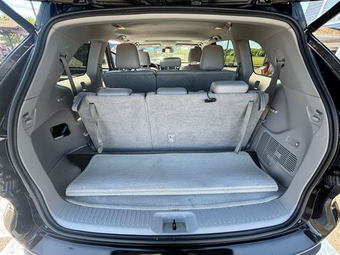 Used 2017 Toyota Highlander XLE w/ Carpet Mat Package AWD/4WD image 24