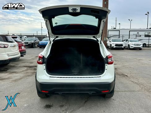 Used 2022 Nissan Rogue Sport SL AWD/4WD image 37