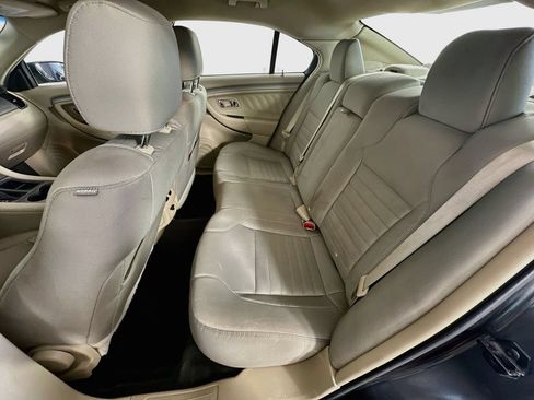 Used 2015 Ford Taurus SE FWD image 28