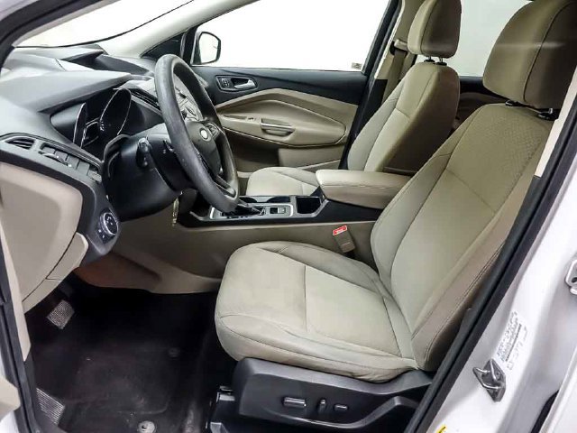 Used 2017 Ford Escape SE w/ SE Cold Weather Package AWD/4WD image 8