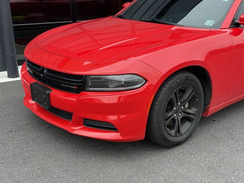 Used 2022 Dodge Charger SXT w/ Leather Interior Group RWD image 6