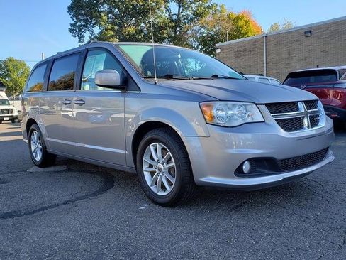 Used 2020 Dodge Grand Caravan SXT image 9