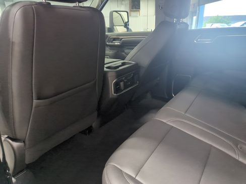 Used 2024 GMC Sierra 2500 SLT w/ SLT Premium Package image 15