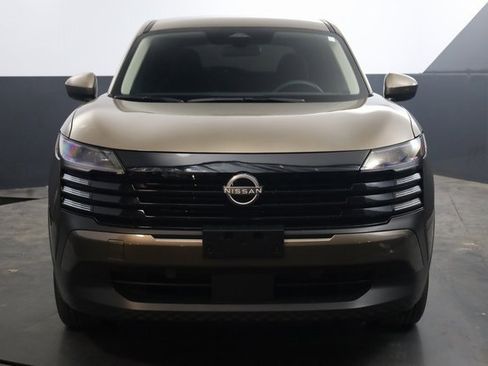 Used 2025 Nissan Kicks SV image 3