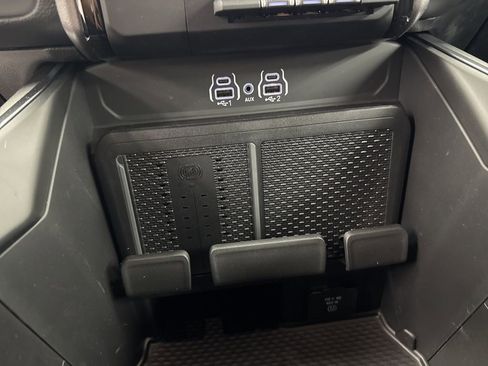 New 2026 RAM 1500 4x4 Crew Cab image 26