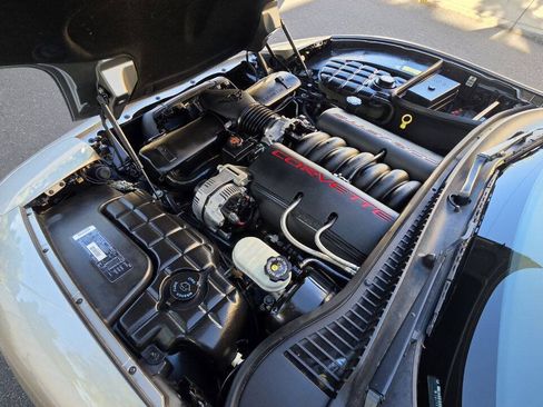 Used 1998 Chevrolet Corvette Convertible RWD image 10