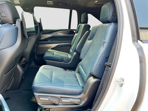 New 2025 Cadillac Escalade IQ Luxury 2 image 25