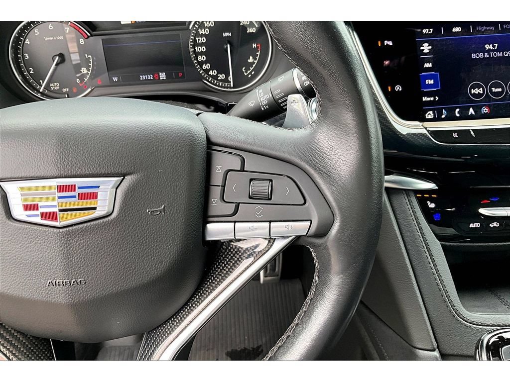 Used 2024 Cadillac XT6 Sport w/ LPO, Floor Liner Package AWD/4WD image 11