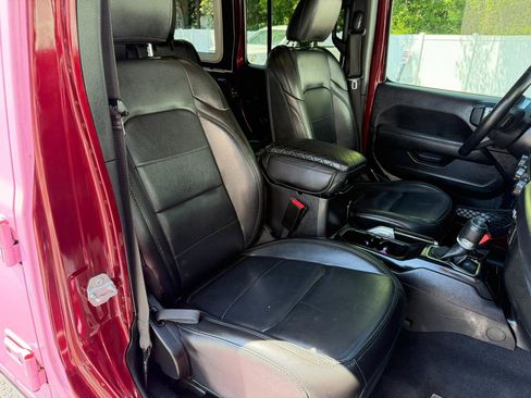 Used 2021 Jeep Wrangler Unlimited Sahara image 44