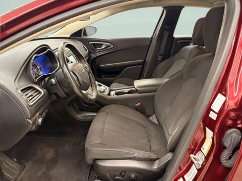 Used 2015 Chrysler 200 Limited w/ Convenience Group image 10