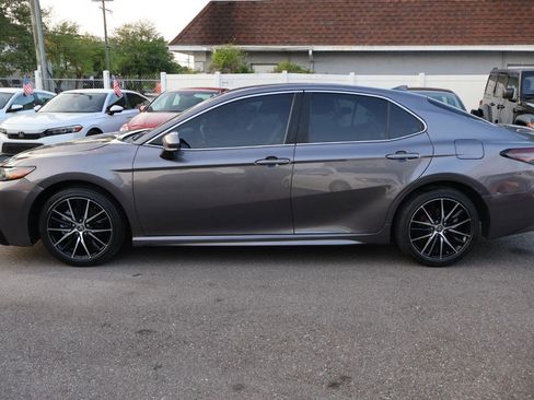 Used 2023 Toyota Camry SE w/ Convenience Package FWD image 5