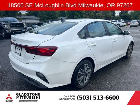 Used 2024 Kia Forte LXS FWD image 5