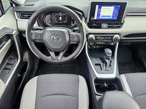 Used 2025 Toyota RAV4 XLE image 9