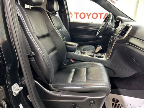Used 2017 Jeep Grand Cherokee Limited image 13