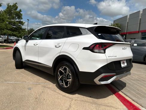 Used 2025 Kia Sportage LX FWD image 7