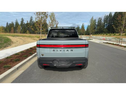 Used 2025 Rivian R1T Premium AWD/4WD image 4
