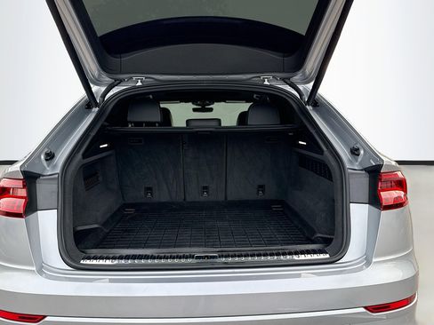 Used 2019 Audi Q8 Premium Plus image 11