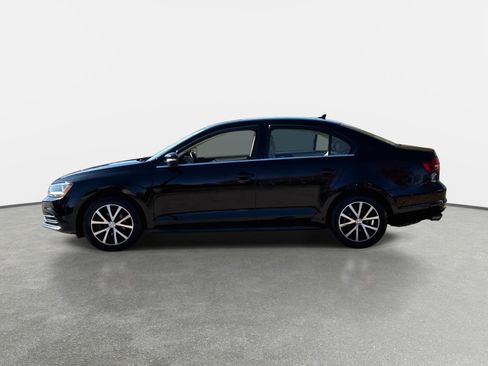 Used 2017 Volkswagen Jetta SE image 8
