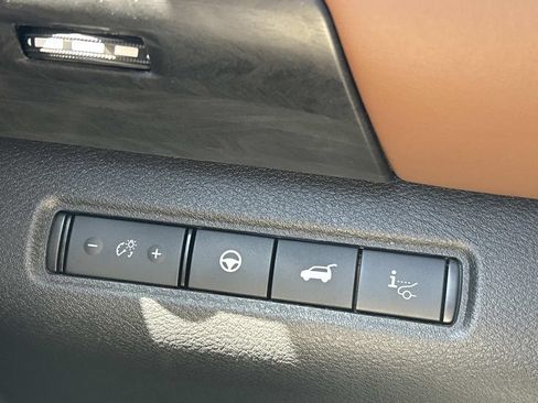 New 2026 Nissan Pathfinder Platinum w/ Lighting Package AWD/4WD image 28
