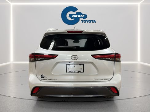 Used 2023 Toyota Highlander Limited AWD/4WD image 9