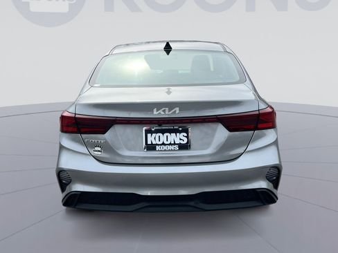 Used 2023 Kia Forte LXS w/ LXS Technology Package image 5