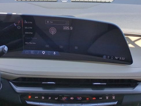 Used 2024 Cadillac XT4 Luxury FWD image 16
