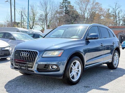 Used 2017 Audi Q5 2.0T Premium Plus w/ Technology Package image 2