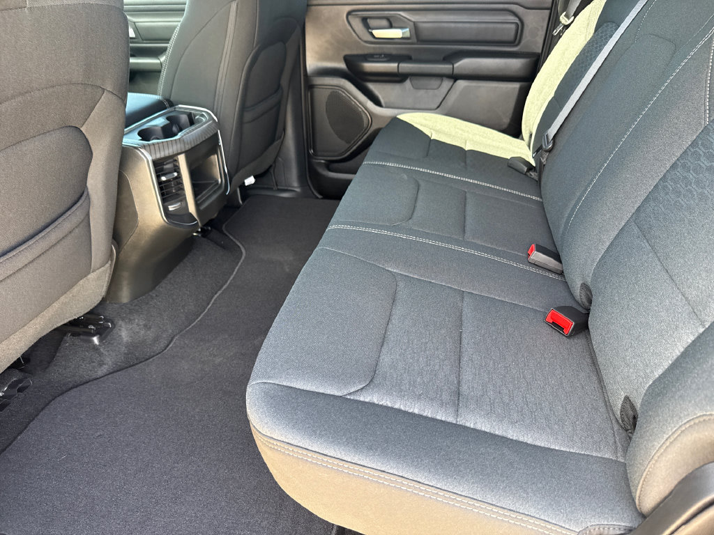 New 2027 RAM 1500 Express AWD/4WD image 17