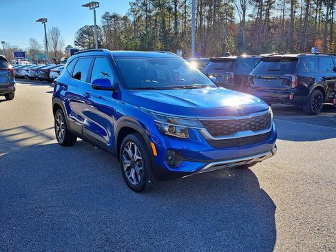Used 2021 Kia Seltos EX image 4