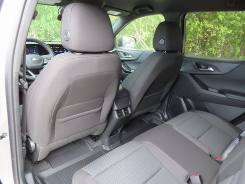 New 2026 Chevrolet Equinox LT w/ LPO, Floor Liner Package image 23