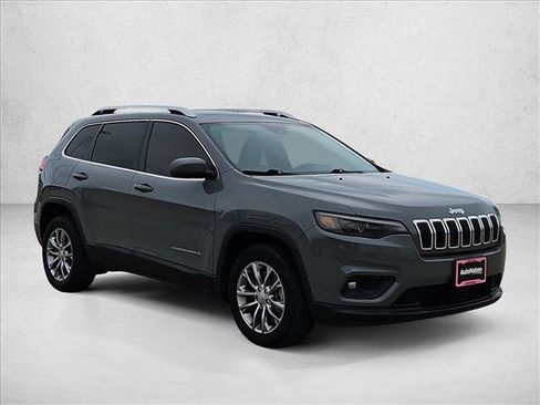 Used 2021 Jeep Cherokee Latitude Plus w/ Sun & Sound Group FWD image 3