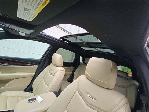 Used 2017 Cadillac XT5 Luxury w/ Driver Awareness Package FWD image 7