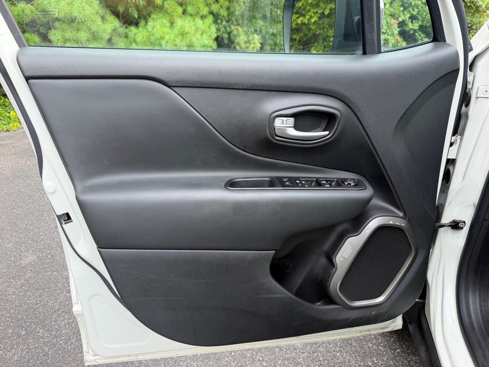 Used 2022 Jeep Renegade Limited w/ Sun, Sound & Wheels Group AWD/4WD image 21