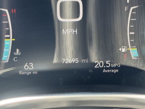 Used 2023 Chrysler Pacifica Touring-L FWD image 22