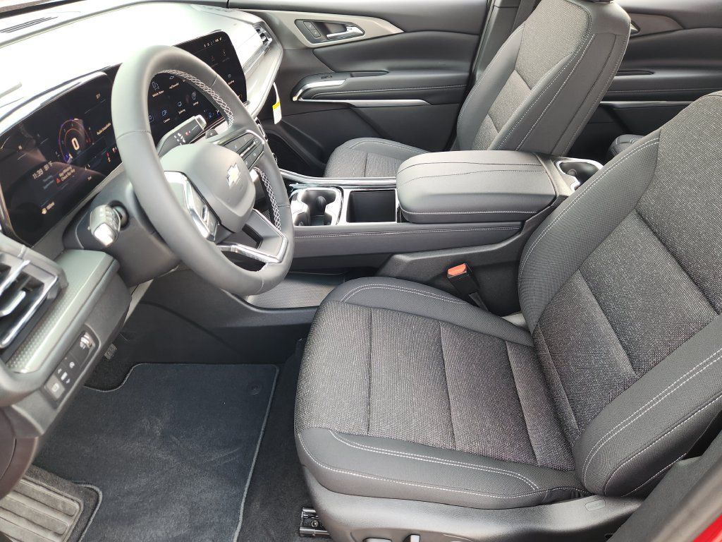 New 2027 Chevrolet Traverse LT w/ Driver Confidence Package FWD image 9