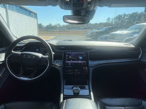 Used 2023 Jeep Grand Cherokee L Limited w/ Trailer Tow Group (B) image 9