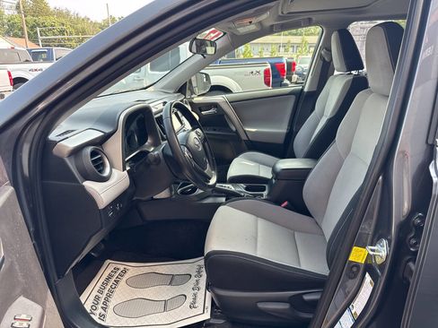 Used 2017 Toyota RAV4 XLE image 15