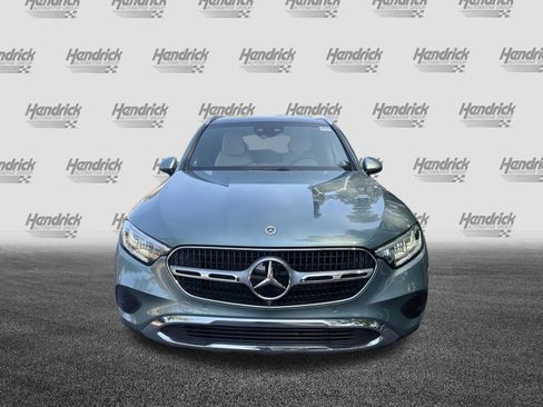Used 2025 Mercedes-Benz GLC 350e 4MATIC image 3
