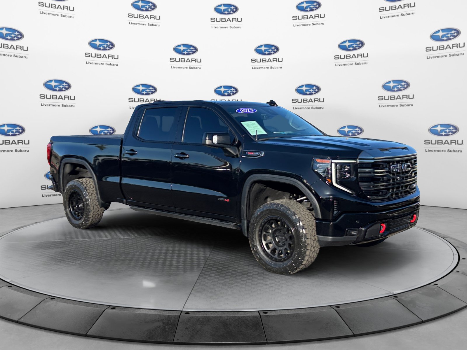 Used 2023 GMC Sierra 1500 AT4 w/ Technology Package AWD/4WD image 8
