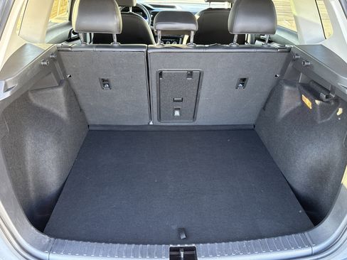 Used 2023 Volkswagen Taos SE w/ Panoramic Sunroof Package image 28