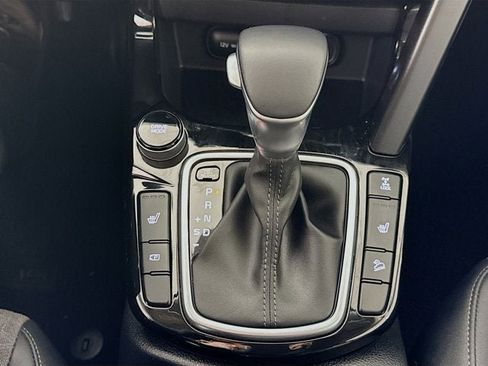 Certified 2025 Kia Seltos S image 17